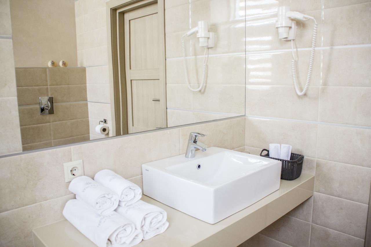 Hotel Versailles Lutsk Room photo