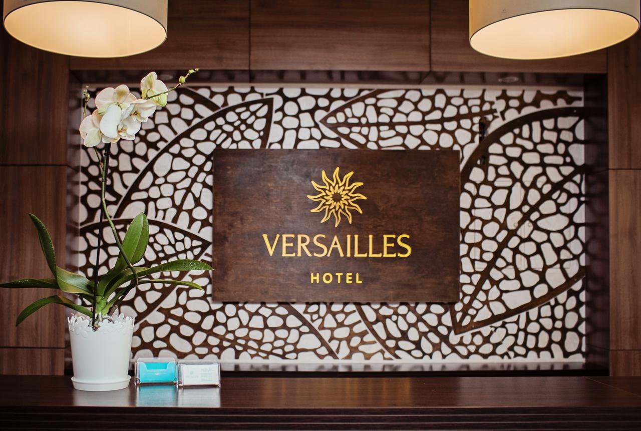Hotel Versailles Lutsk Exterior photo