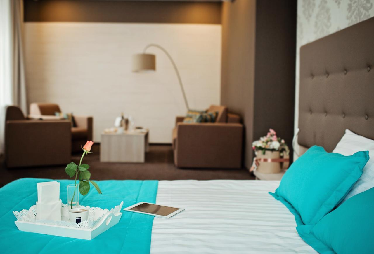 Hotel Versailles Lutsk Exterior photo